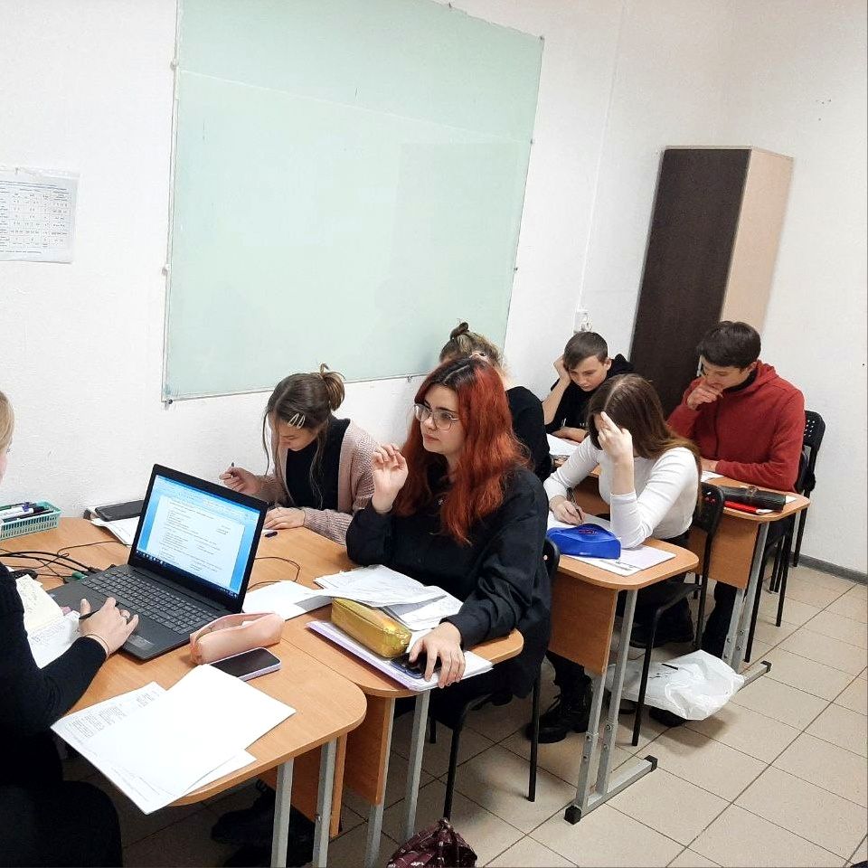 Старшеклассники на занятии в нашем центре